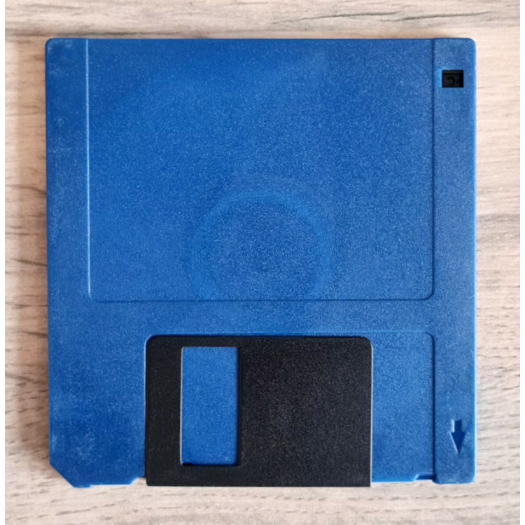 3.5" blank floppy disks - double density 720KB / 880KB diskettes, unbranded